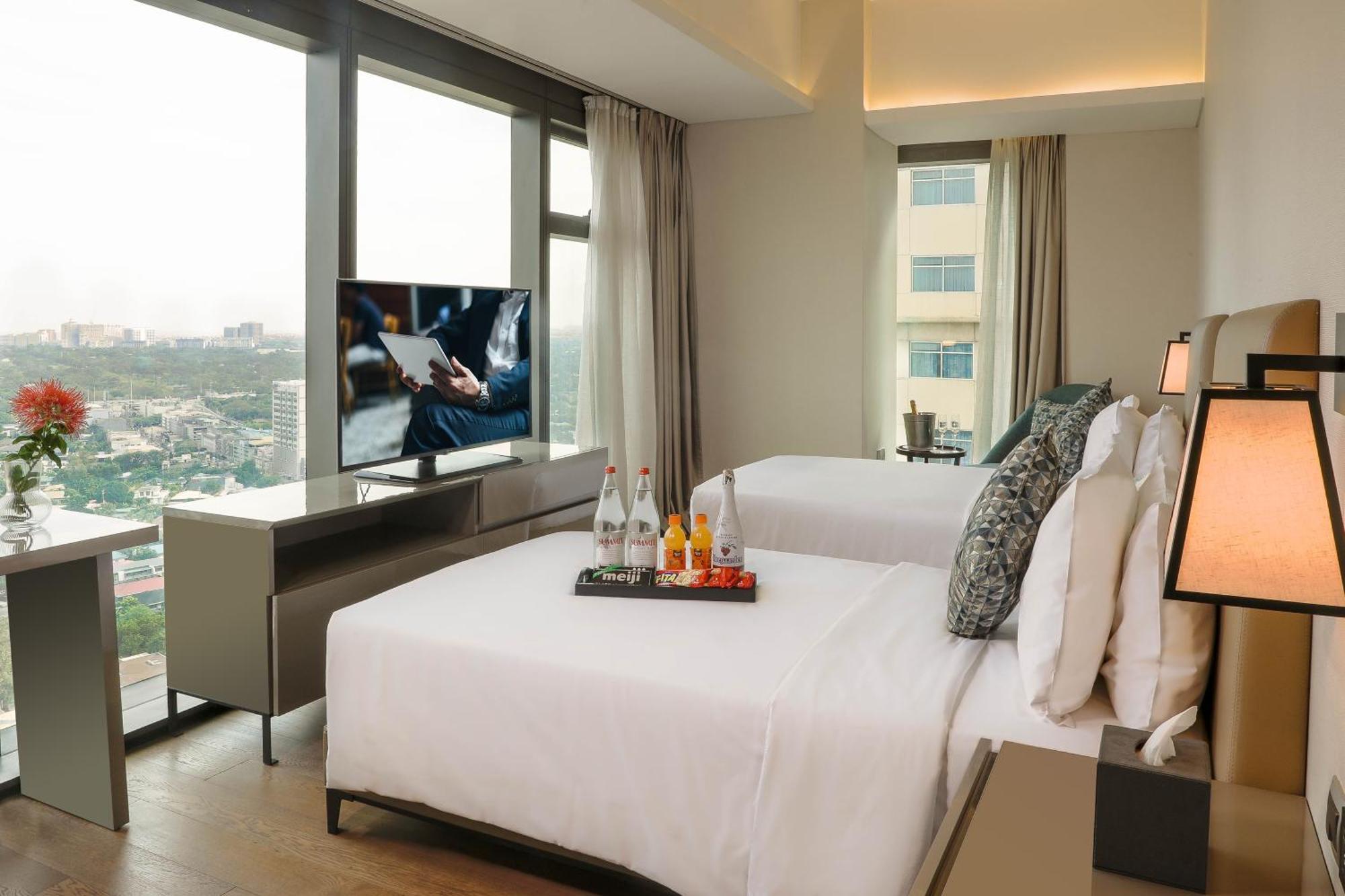 Отель Oakwood Makati Avenue Макати Экстерьер фото