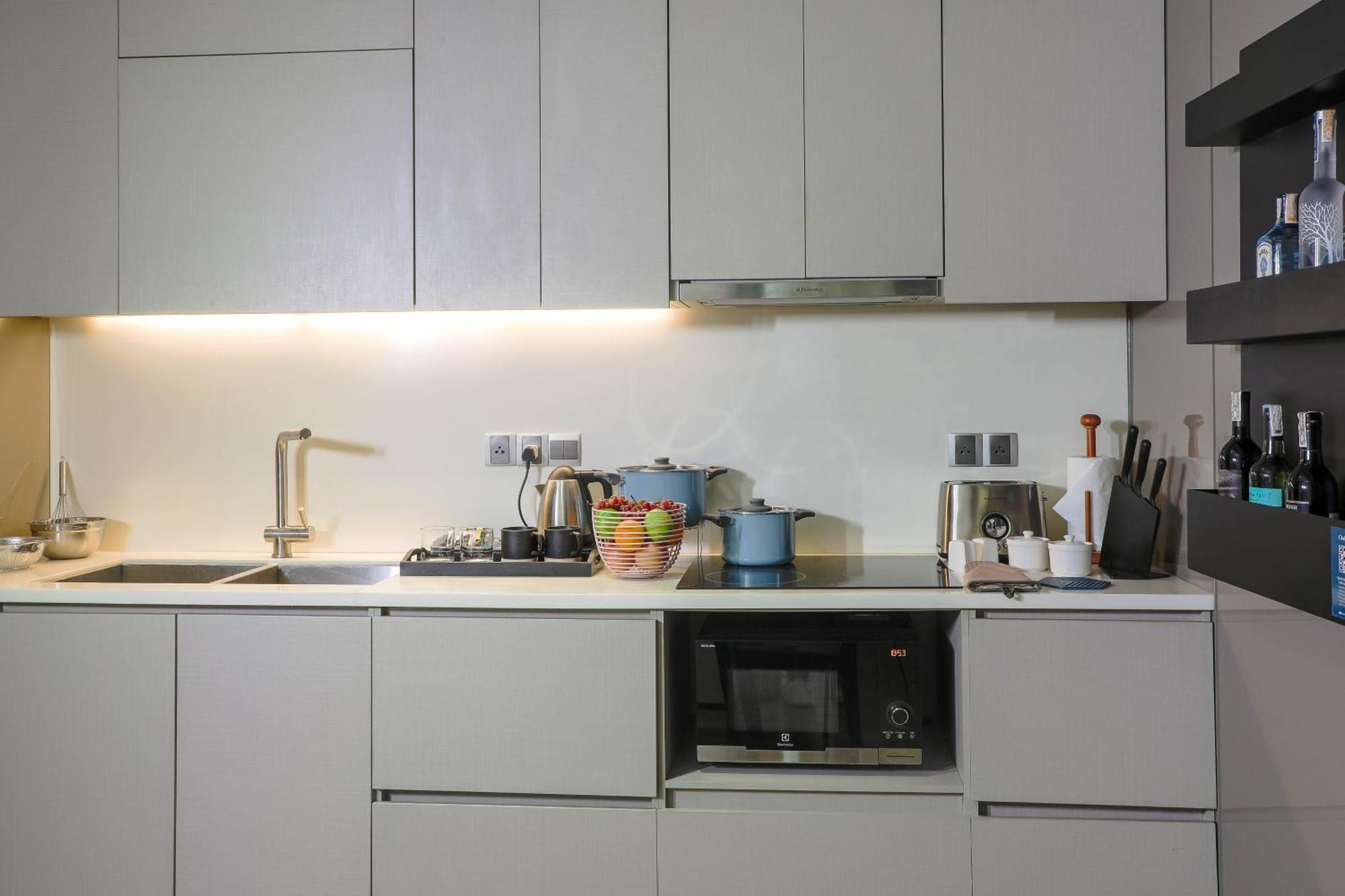 Отель Oakwood Makati Avenue Макати Экстерьер фото