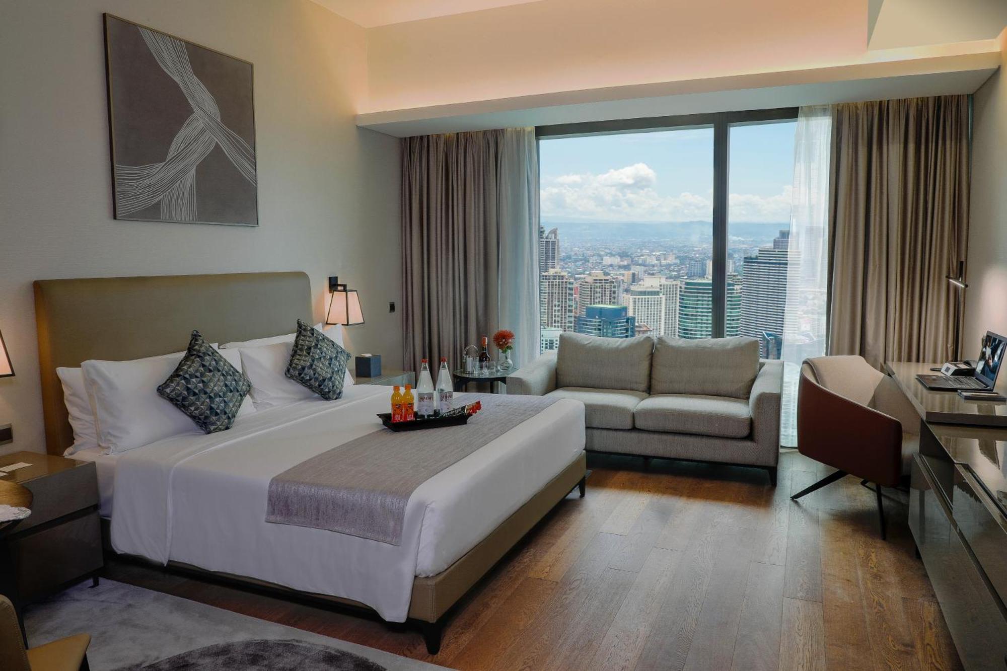 Отель Oakwood Makati Avenue Макати Экстерьер фото